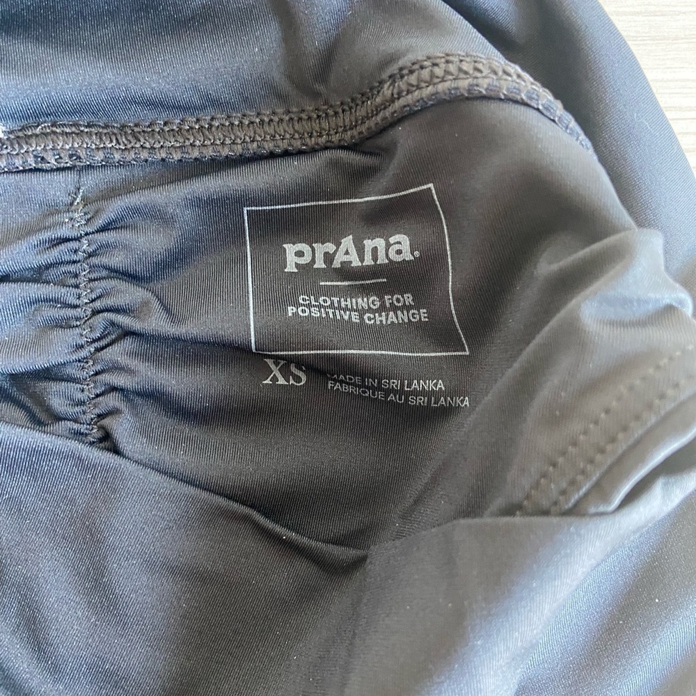 NWT Prana Black Aurelia Scrunchy Cheeky Bottom Womens Size XS UPF 50 Quick Dry - Picture 9 of 15